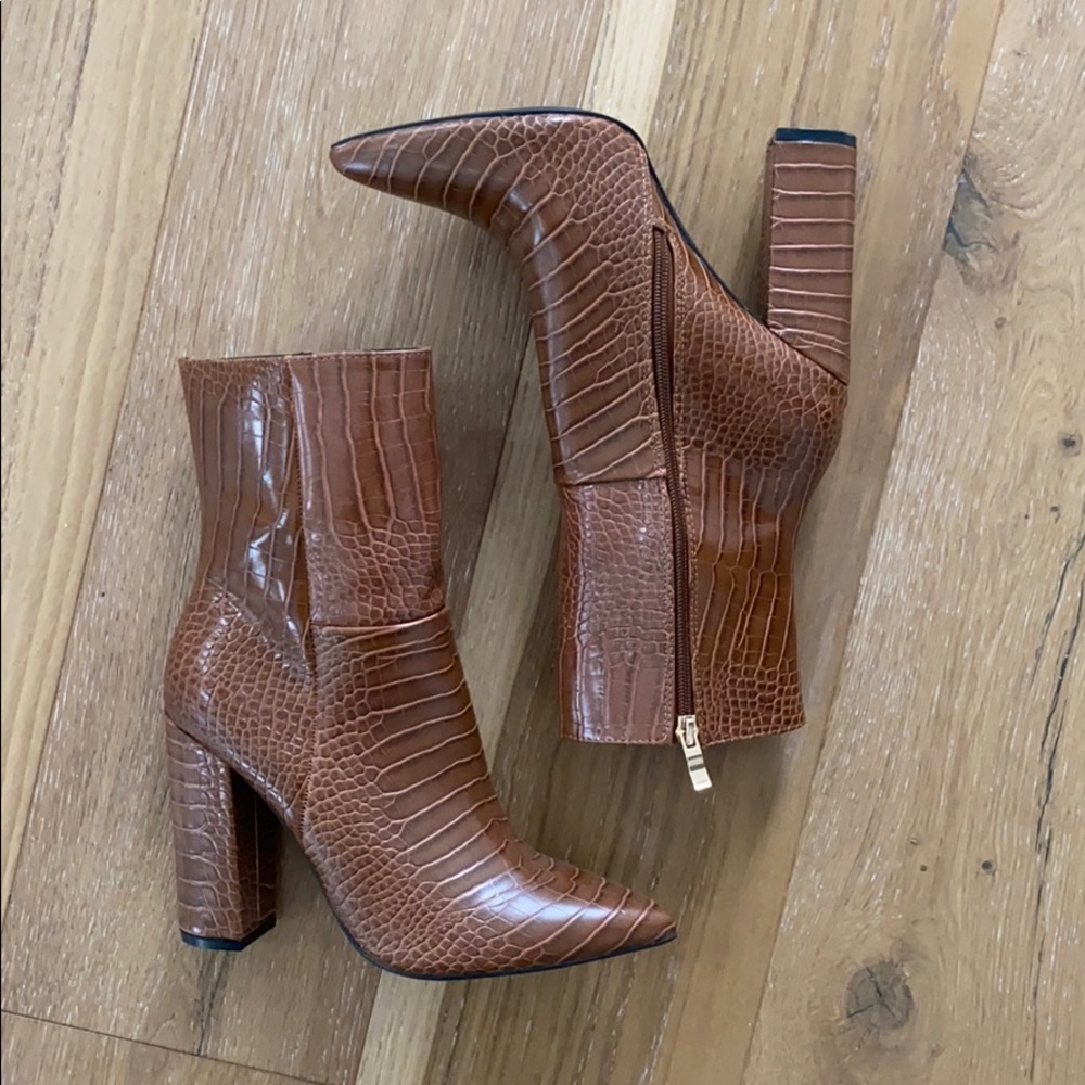 Lulus tan ankle booties